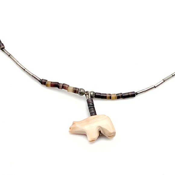 Vintage 80's Native American Carved Bear Fetish Necklace - Picture 1 of 4
